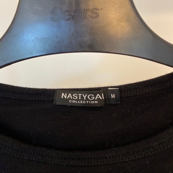 Nasty Gal Cropped Black Tee - Picture 4 of 4